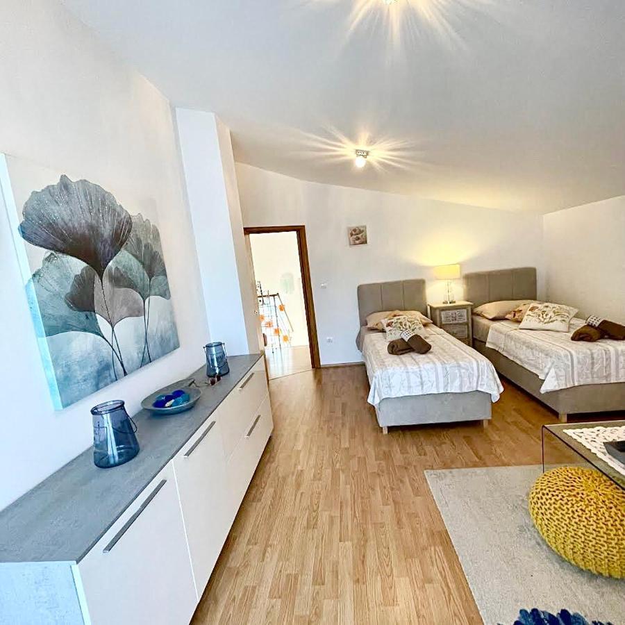 Dalmatian Village Charm - Spacious Villa With Pool Near Trogir Primorski Dolac Экстерьер фото