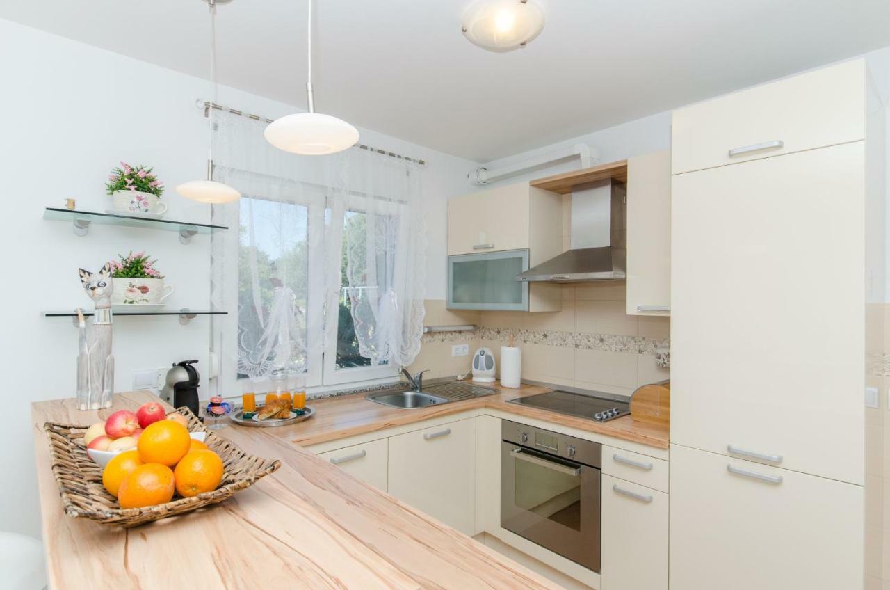 Dalmatian Village Charm - Spacious Villa With Pool Near Trogir Primorski Dolac Экстерьер фото